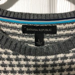 Gray + White Houndstooth Sweater / Banana Republic